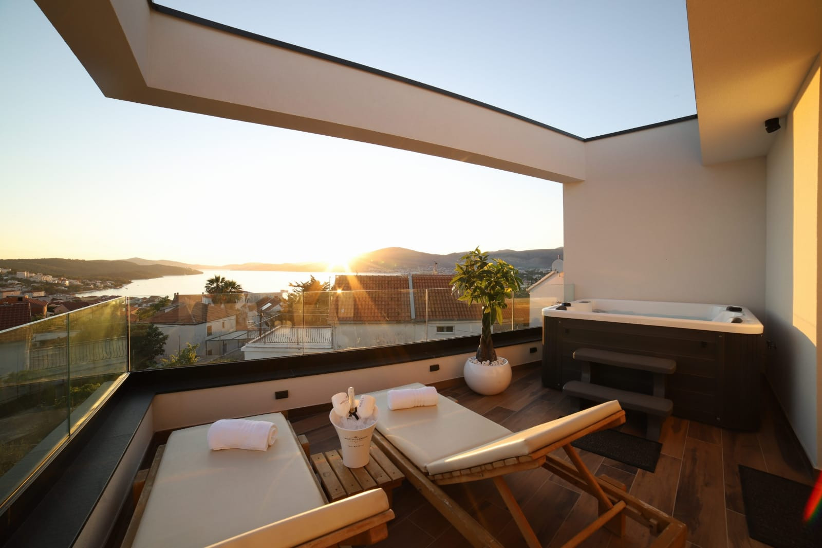 Villa Favela & Vagabundo apartments - Luxury holiday properties in Dalmatia, Villa Favela and Luxury Apartments Vagabundo, Čiovo - Dalmatia, Croatia Okrug Gornji